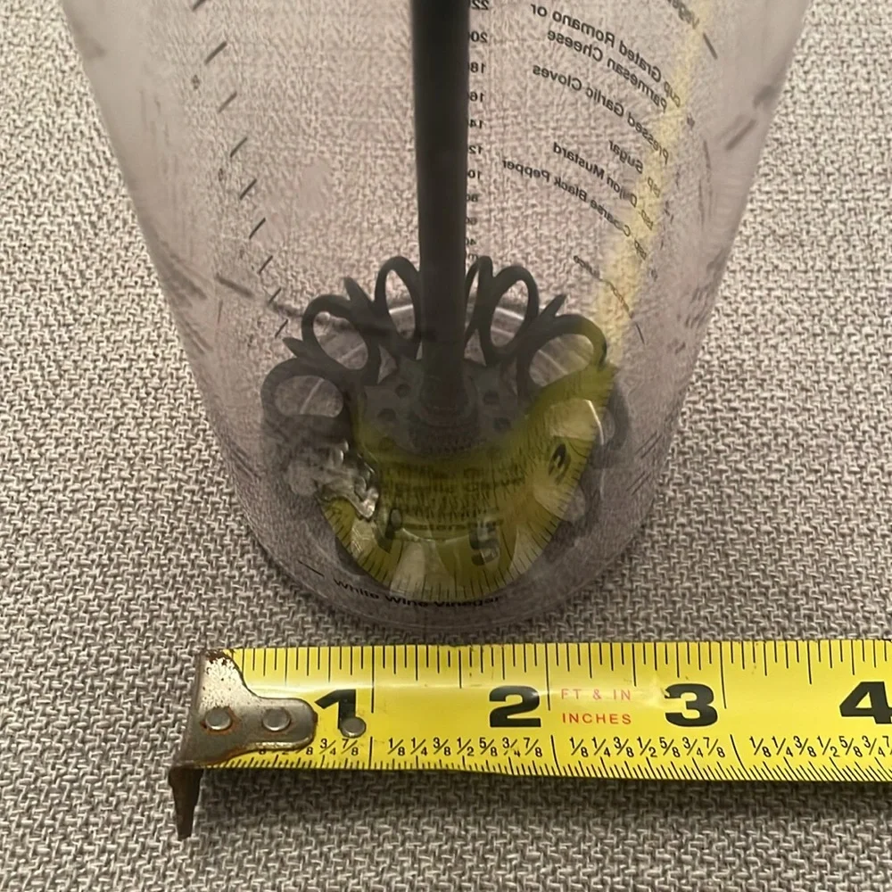 The Pampered Chef Measure Mix & Pour Salad Dressing Mixer Maker USA